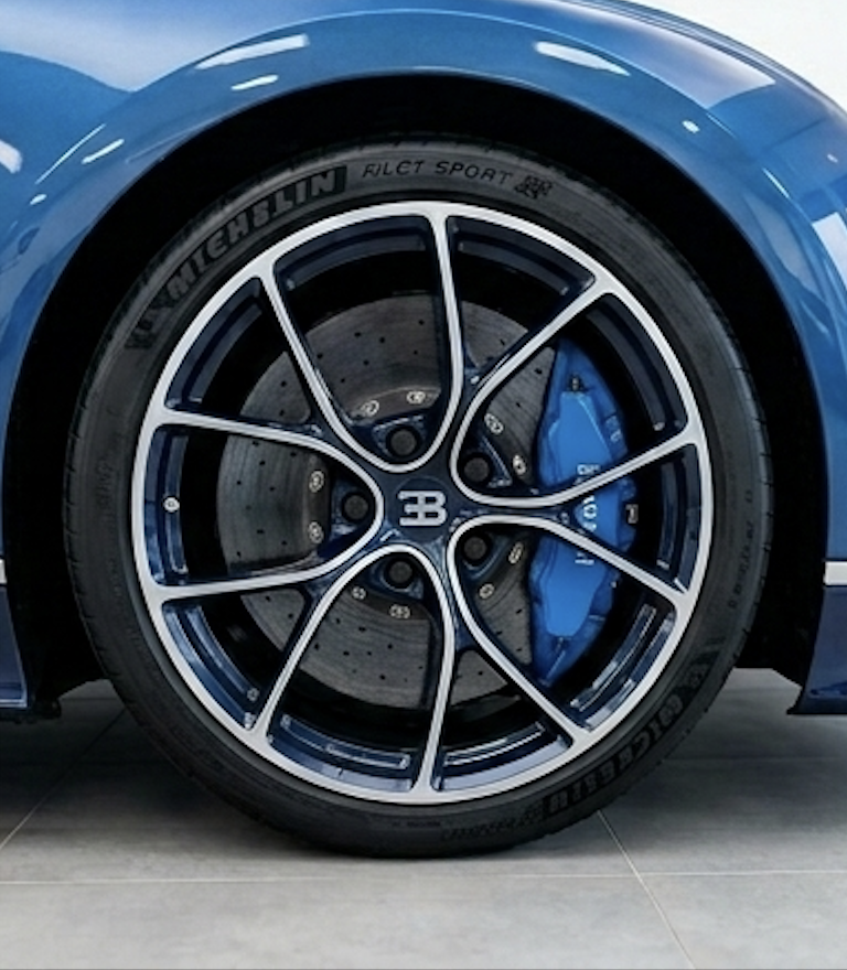 
								Bugatti Chiron full									